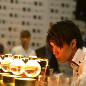 Accro Coffee Tsuyoshi Mok 獲得世界虹吸咖啡大賽-2011香港地區亞軍